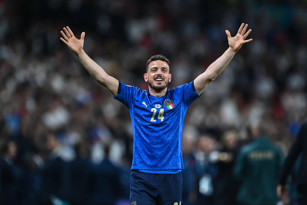 DeadlineDayLive's tweet photo. 🚨 AC Milan have agreed a deal to sign Alessandro Florenzi from Roma on an initial loan with an option to buy.

(Source: @FabrizioRomano) https://t.co/djfqDwapWu