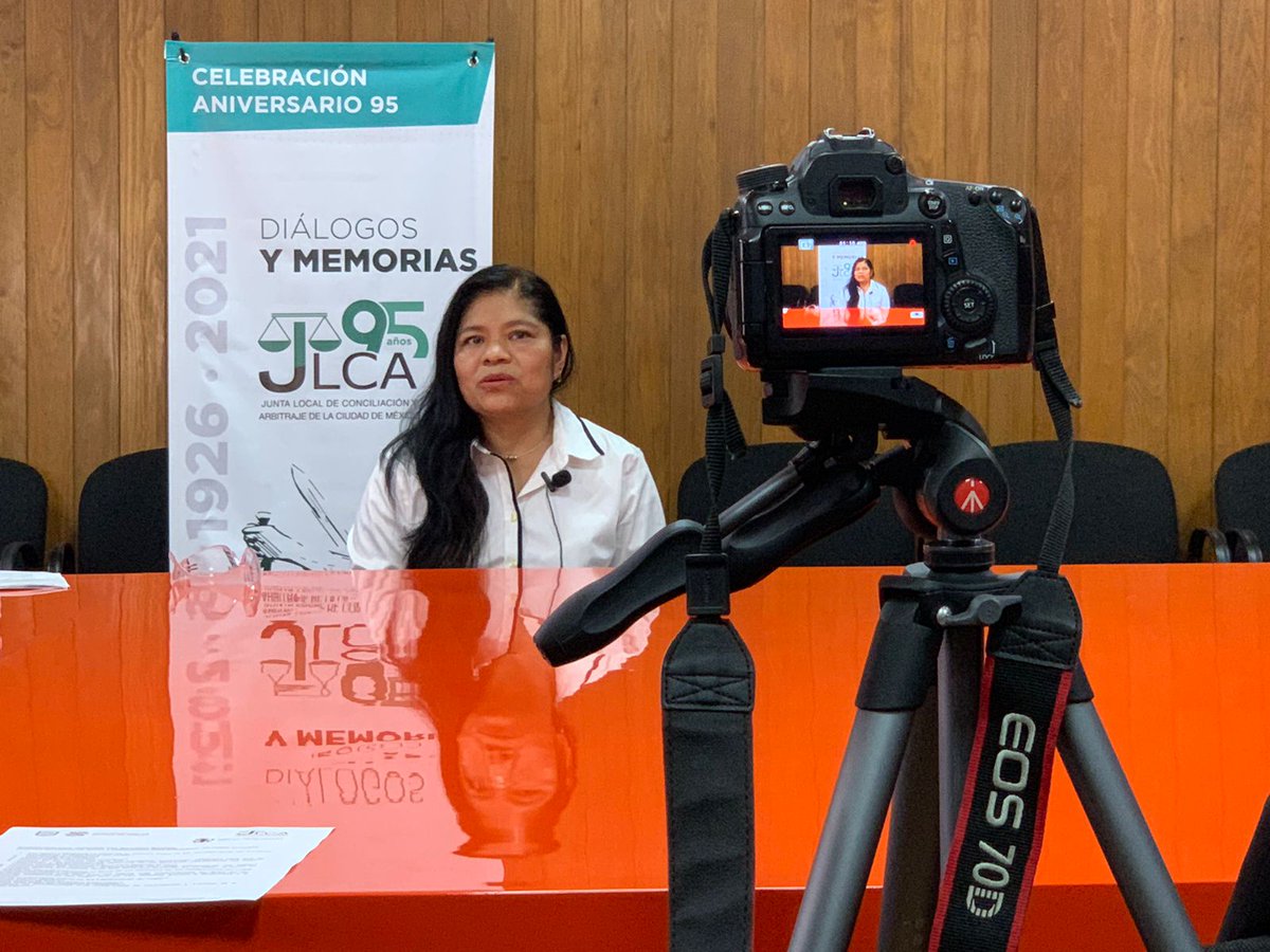 victormtz_c's tweet photo. Hoy recibimos con alegría a @MarceBautistaB, gran activista en favor de las personas trabajadoras del hogar, fundadora de @CACEHmx y del @SINACTRAHO.
Su testimonio y la historia de su lucha serán parte de las actividades por la celebración del 95 aniversario de la @JuntaLocalCDMX https://t.co/eFuQeUUuBa