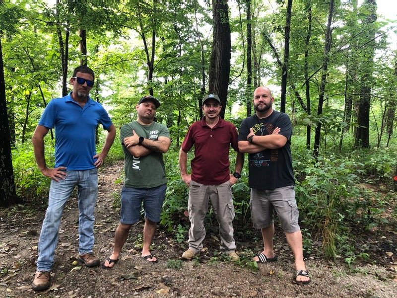 If you are ever lost in the woods, just ask an antenna question. Four hams will show up to give their opinions. 😳@k8mrd ⁦@hamradio2dot0⁩ ⁦@hamradioconcept⁩