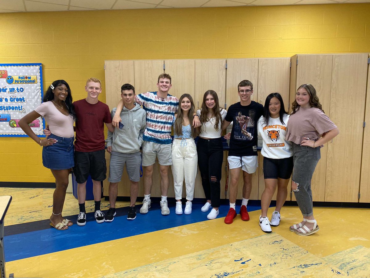 CHSComets's tweet photo. Members of the Senior Video class had a great first day of school! https://t.co/BWpbMC6uWJ