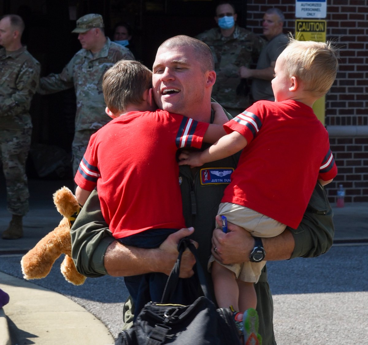 AlabamaNG's tweet photo. Please help us welcome our Airmen from the Birmingham-based 117th Air Refueling Wing home from deployment! #WelcomeHome #GuardItAL https://t.co/KtJKWJbJsX