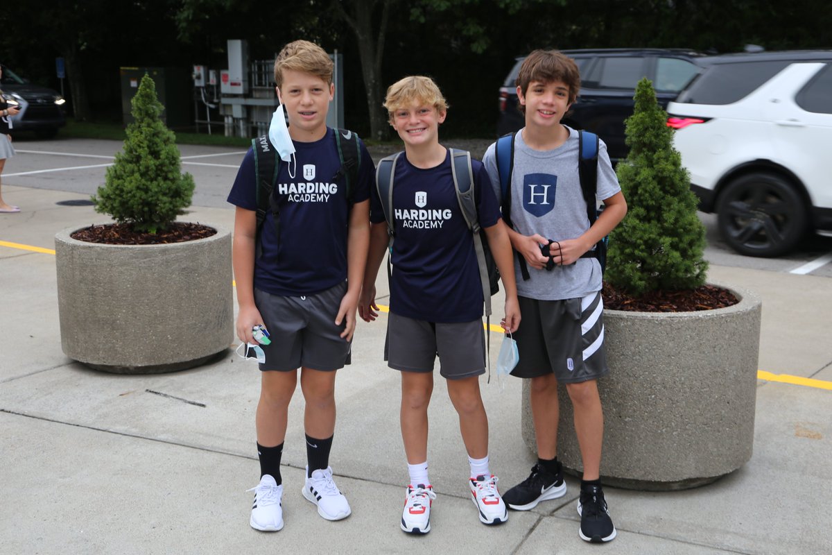 HardingAcademy's tweet photo. It was a great #HAFirstDay! #HardingMoments #HardingHawks #HAFirstDay https://t.co/Aeyb9P4K70