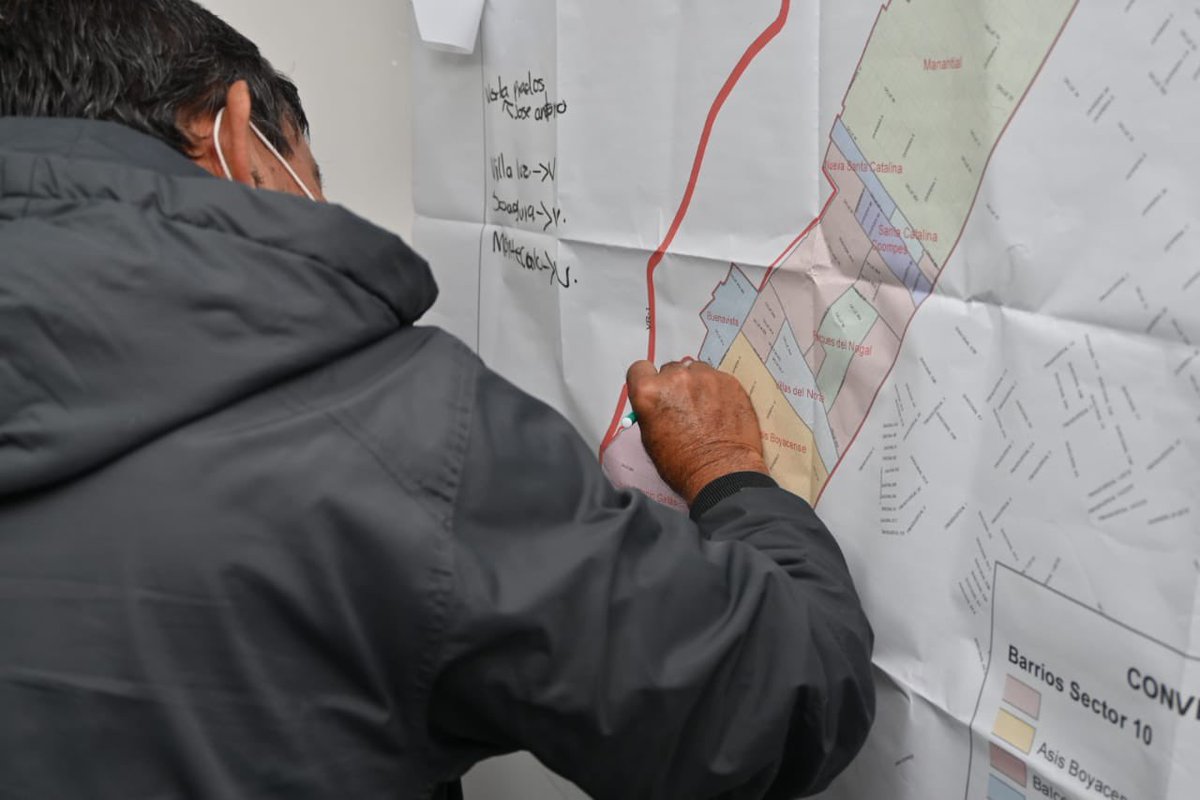 AlcaldiaTunja's tweet photo. Completamos el 100% de la fase 1 correspondiente a los talleres de delimitación de barrios de la zona urbana, con los líderes y presidentes de JAC, para dar inicio la próxima semana a la fase 2 con las zonas veredales, y así continuar el proceso de legalización de los sectores. https://t.co/qBL0mEZdhZ