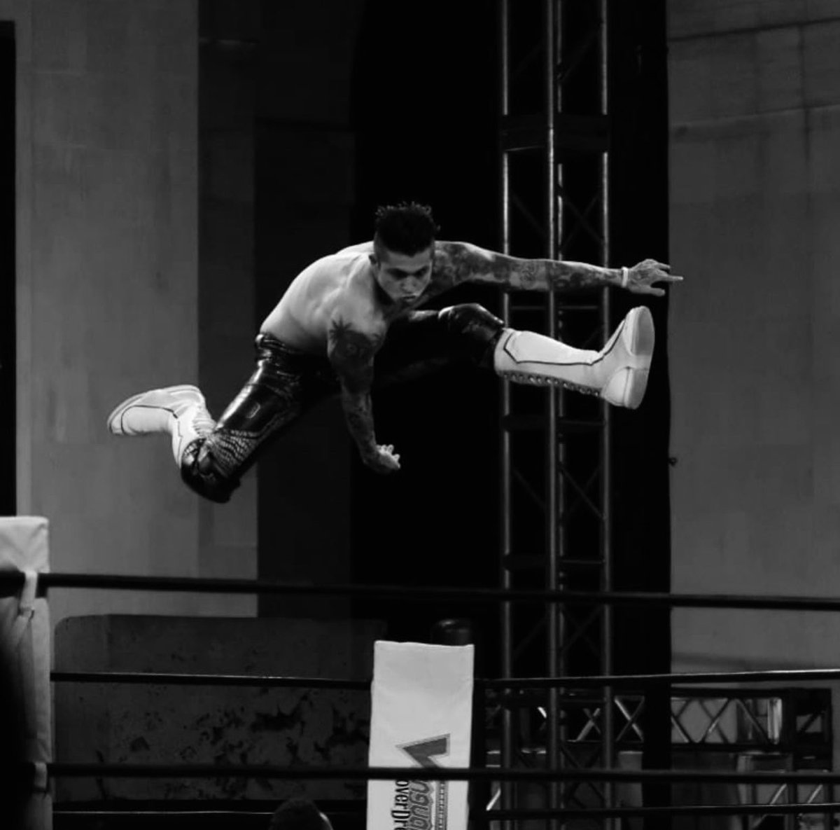 MegaTJP's tweet photo. 🎶I’m gonna go till I drop, you’re either in or in the way, don’t make me, I don’t wanna stop…🎶
💙❤️💛 #FilAmFlash #PinoyPunk #NJPW #njpwSTRONG https://t.co/lB2aYfaFrg