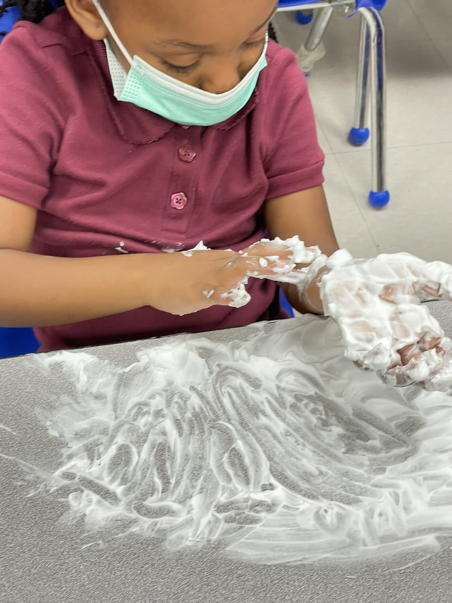 MrsGrahamTHES's tweet image. Sensory “T.”  They were timid at first to touch, but they got over it quickly. #chooseTHES