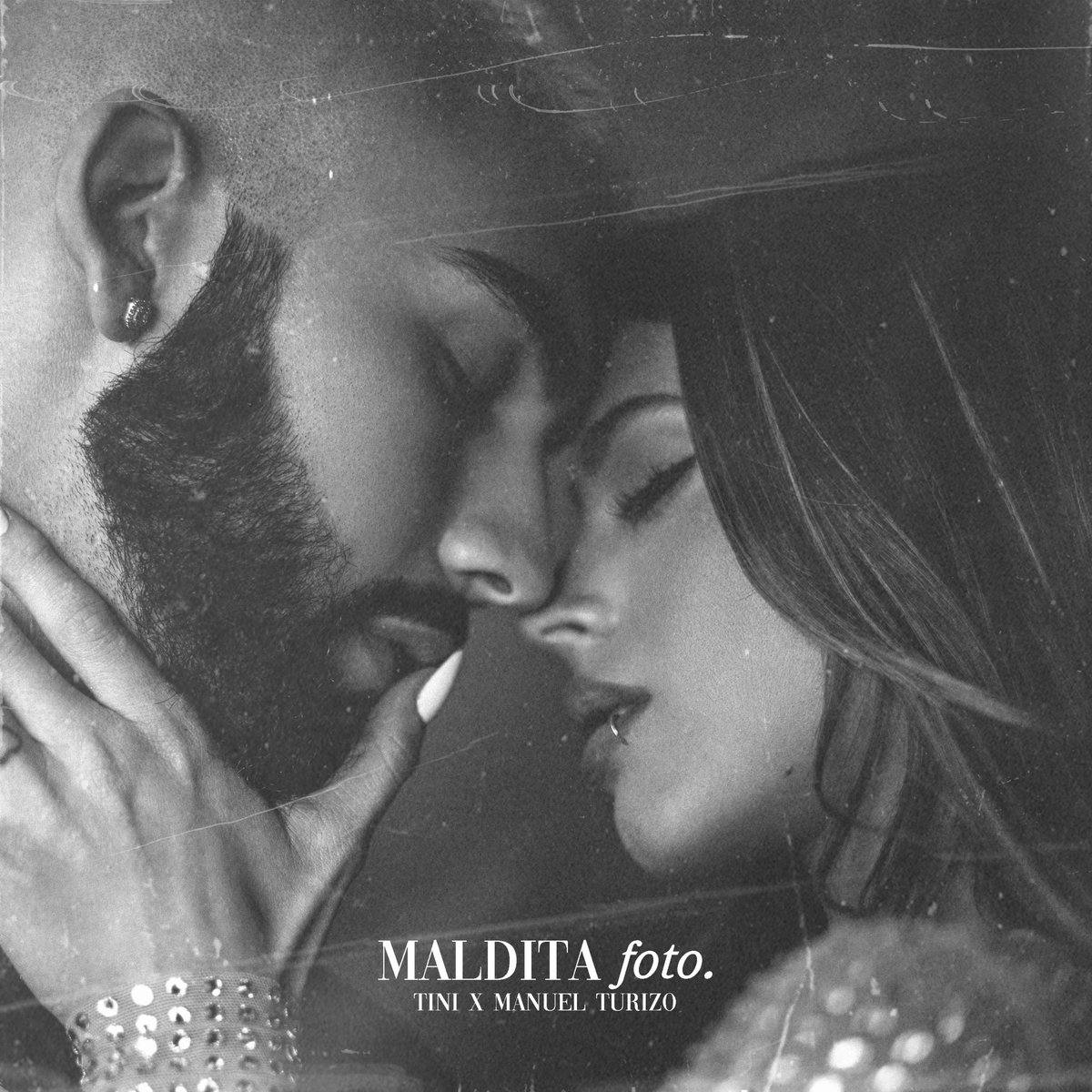 ¡Arriba ese jueves! 💃🕺  <a href="/TiniStoessel/">tini</a> y @manuelturizoMTZ pondrán una sonrisa en tu cara con su nuevo sencillo #MalditaFoto ❤️‍🩹 ¡Dale play ahora!  SML.lnk.to/MalditaFoto