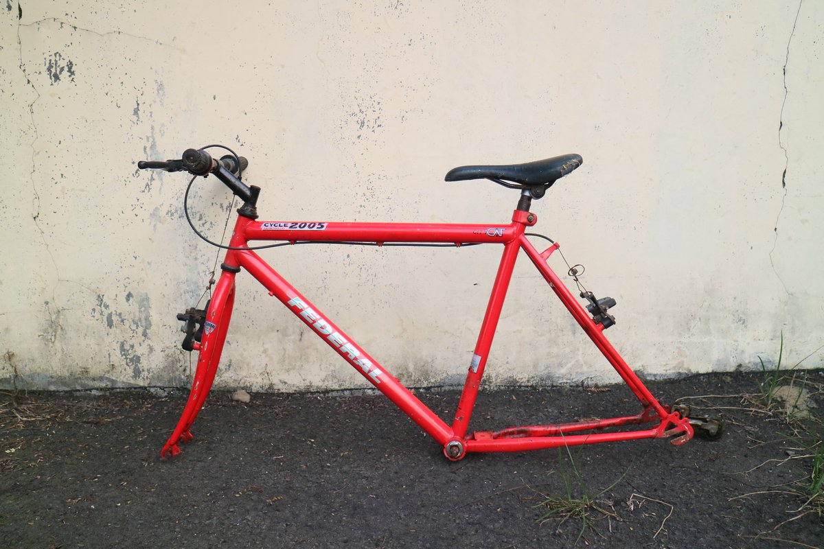 andikarakass's tweet photo. #fnfjb #jualfixie #demam26 #jualsepeda 

WTS semi fullbike 26
Cat masih ori 
Cantilever
Handle rem
Rd + fd
Hs bb seatpost seatpin
Sadel
Stem classic + bar

Harga murah aja cuma 350k
Bisa rekber bisa COD https://t.co/JTxw6NQ37S