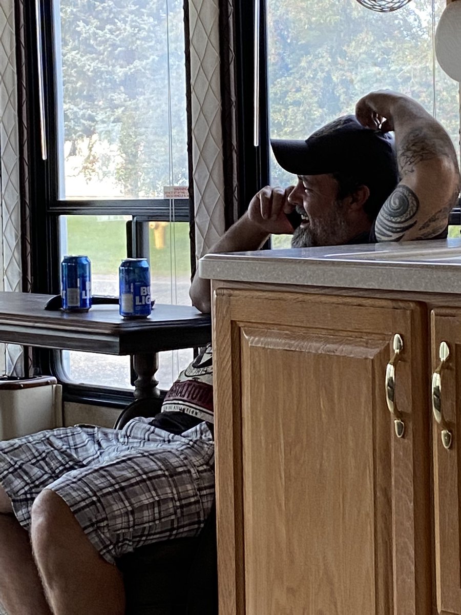 cdtellier's tweet photo. He’s still on phone with his bromance! @derek_dwalsh91 Come visit this weekend! #miningtalk #goesonforeverrrrr https://t.co/320AFelOoe