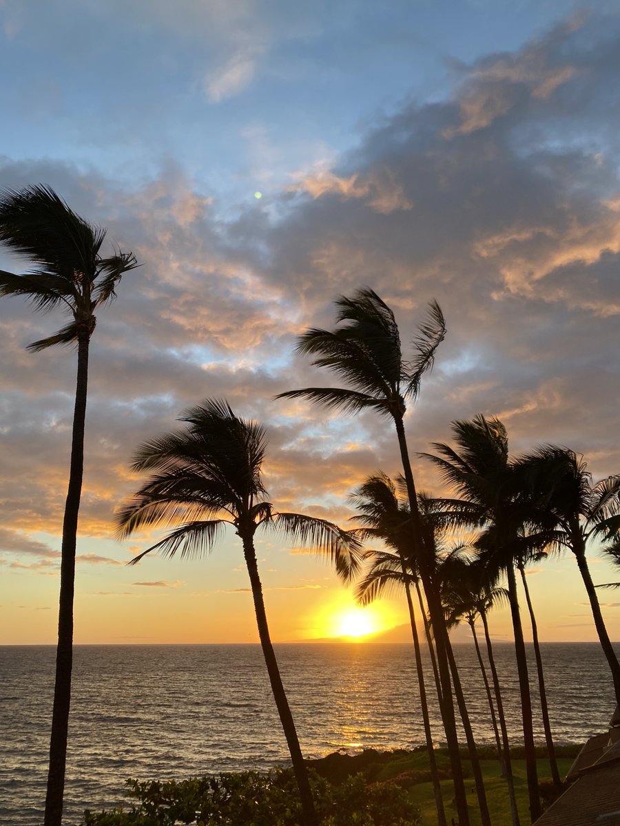 GigaPoints's tweet photo. 7/ Some people love the simplicity of cash back and that can be hard to beat. But points can sometimes get you disproportionate value like this. Aloha! https://t.co/K6KIz3IYlw