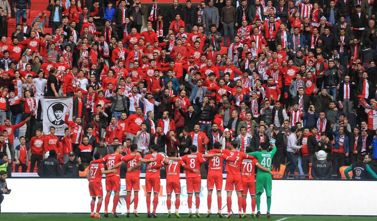 Sogutlubahce55's tweet photo. Sezonumuzun ilk açılış maçı olan Balikesirspor maçına armamiza gönül vermiş tüm renktaşlarımızı ve SÖĞÜTLÜBAHÇE ailemizi cuma akşam saat 20.30da doğu alt(maraton) tribününde görmek istiyoruz. Yeni sezonun tüm camiamıza hayırlı olmasını diliyoruz. https://t.co/afnGhl4iQi