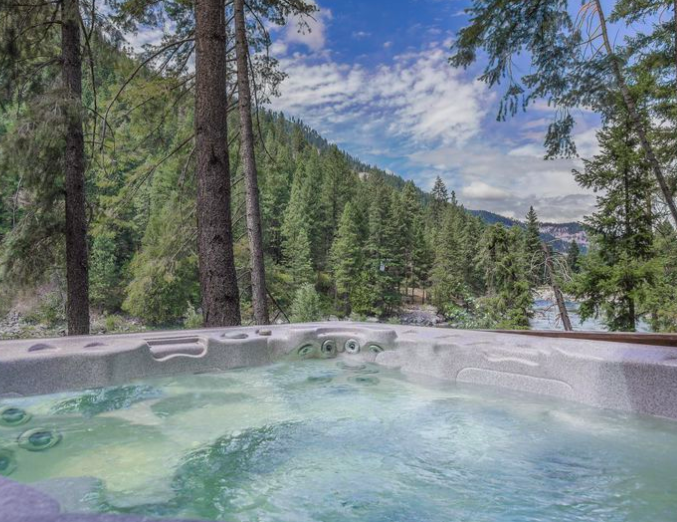 Explore these wonderfully unique places to stay in #Washington state. Learn more &amp; #bookdirect at the link below. northweststays.com/blog/2021/08/0…