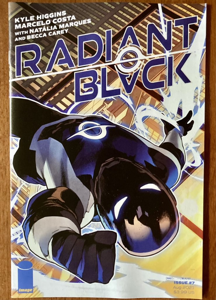 MyRadiantBlack's tweet photo. Radiant Black #7
August 2021
by Kyle Higgins, Marcelo Costa, Felipe Watanabe (cover), Natália Marques, and Becca Carey
#RadiantBlack #image #imagecomics #comic #comics #comicbook
#KyleHiggins #MarceloCosta #FelipeWatanabe #NatáliaMarques #BeccaCarey
@f_watanabe https://t.co/eWcB1L3HY5