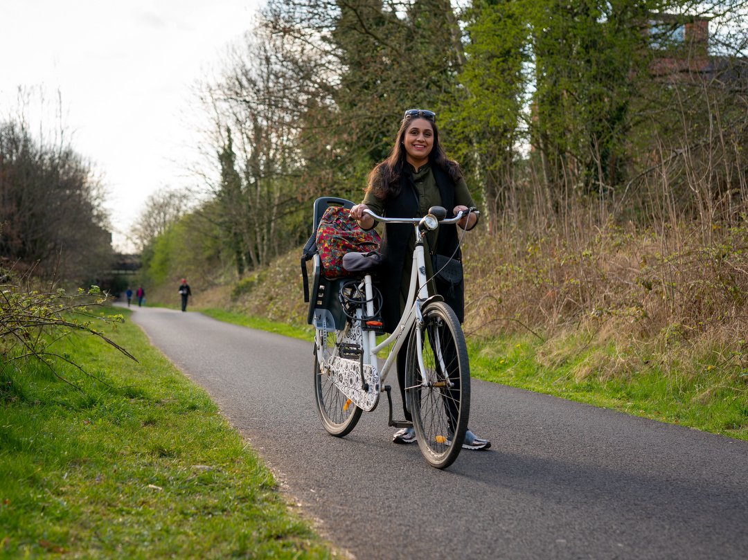 BikeIsBestHQ's tweet photo. Want a thriving high street? Make it welcoming for bikes. According to research by the @EuCyclistsFed per square metre, cycle parking delivers 5 times higher retail spend than the same area of car parking. Cyclists shop locally, and are loyal customers https://t.co/pq0xdGV4NQ https://t.co/aHX8XAa6ms