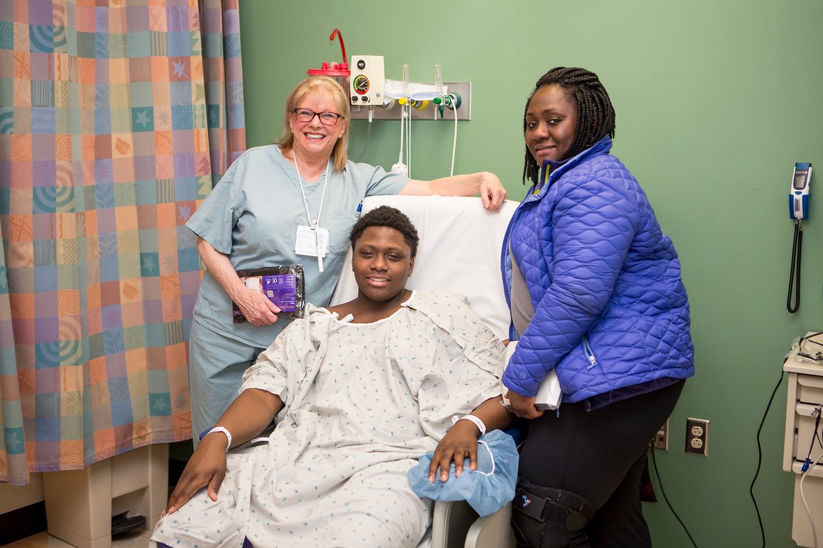 FreshStartKids's tweet photo. Carol Ann Jacovich-Ochwat, Medical Program Coordinator, poses with Artavius J. and his mother at our Surgery Weekend on February 10, 2018. https://t.co/X3NquXAbbp #TBT #PlasticSurgery https://t.co/x1PhnBHFIN
