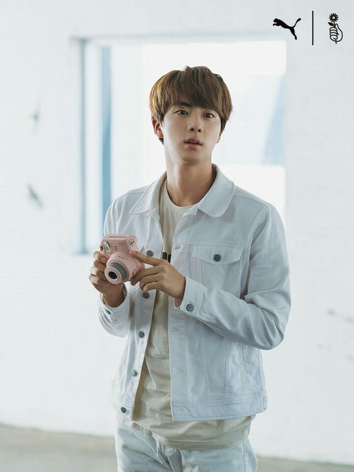 Joletapias's tweet image. #FNHot World Photography day #KimSeokjin