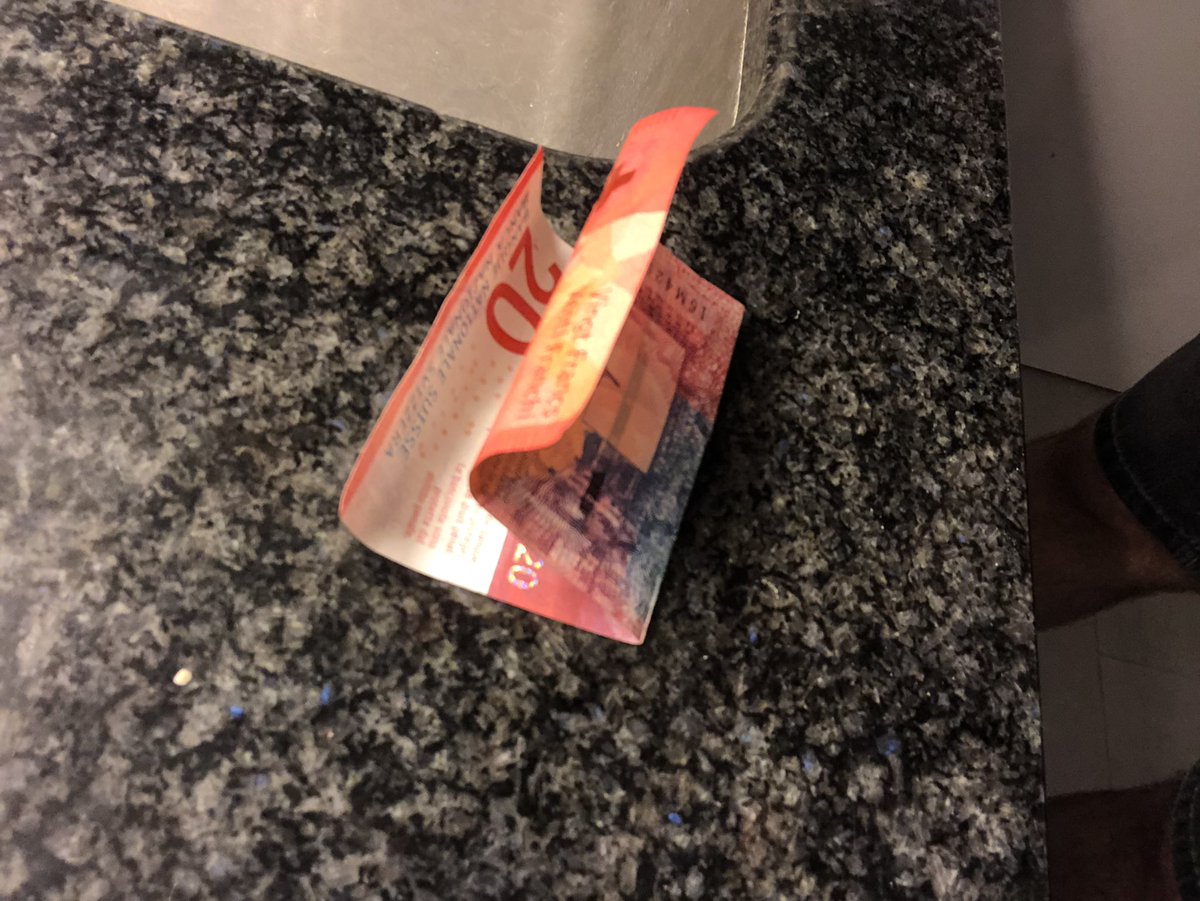 VeskLion's tweet photo. Found 20 CHF on the street 😍 what should I do with it? 🥳 https://t.co/5jhhD9RaVw