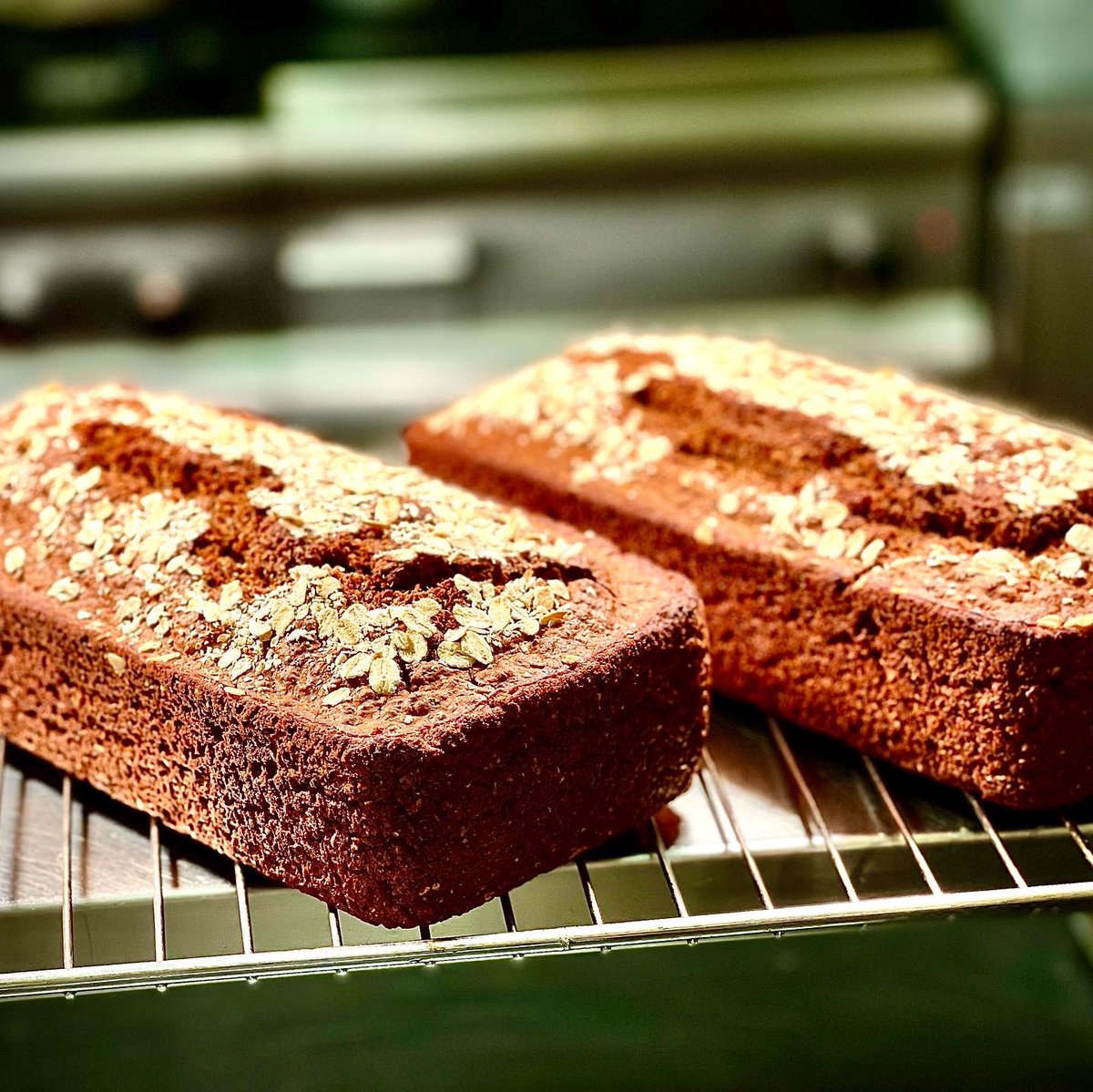 holohanspantry's tweet photo. Nothing quite as good as the smell of fresh bread out of the oven! All of our breads are baked fresh everyday in house, perfect with a piping hot bowl of soup, or some dips and a cold beer! #freshbreadsmell #holohanspantry https://t.co/irf5hpwHeK