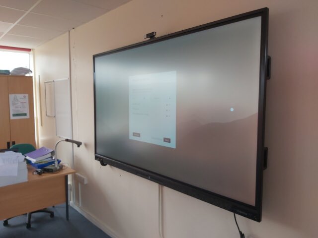 formwifi's tweet photo. Large screen installations this week, for schools &amp; OM4 fibre links 👍🙂 https://t.co/5DVSXpPwKm