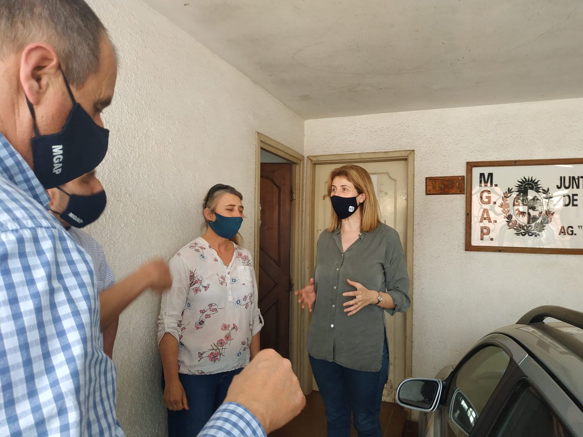 MGAPUruguay's tweet image. #AHORA la directora del @MGAPUruguay, @fmal37 junto al Gerente del #SIBAF, Andrés Salvo visitan las instalaciones del Ministerio en #BellaUnión
