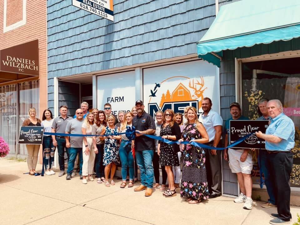 InsuranceKane's tweet photo. Congratulations to Midwest Farm &amp; Land Company on your ribbon cutting today. Thank you for investing in our community. #Salempride https://t.co/ZwsQ5NMORS