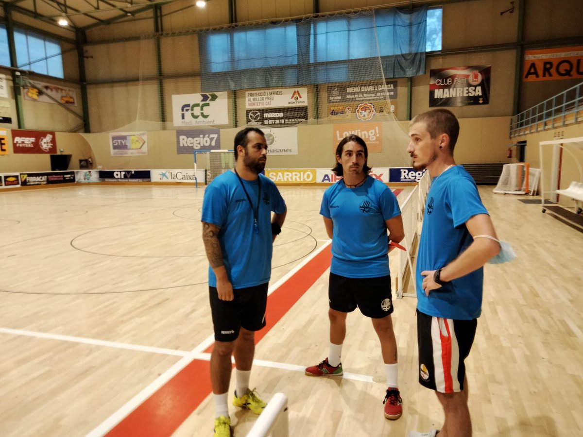 ClubManresaFS's tweet photo. Primer entrenament de la temporada al Pujolet i dissabte sessió de mati i tarda. https://t.co/Dg4gUIJri1