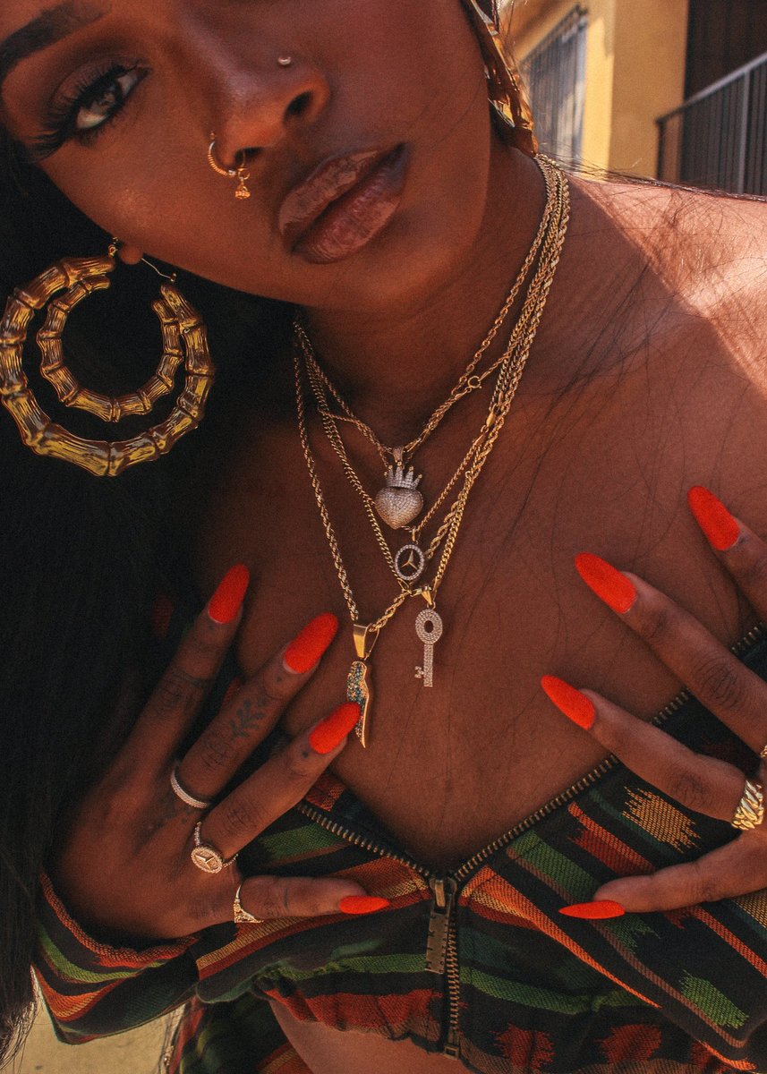 eyeofscottie's tweet photo. nia from the block 🏡 photos by me https://t.co/acfWmgM7Jm