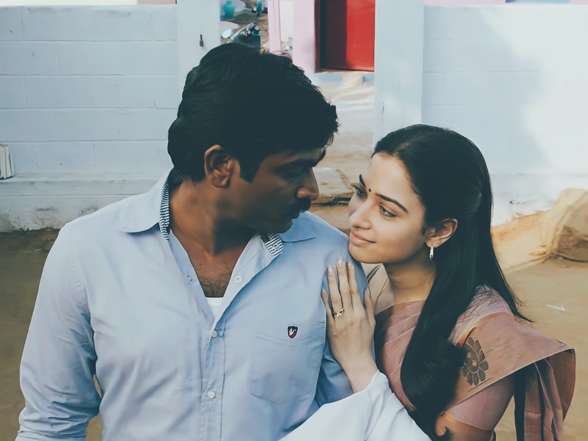 RajVijayDhoni's tweet photo. உன் வார்த்தைக்கு முன்னால் என் வாழ்வே உன் பின்னால்.💕💕
.
உன் மடியினில் எந்தன் கண்ணீர் வடியுமடி..😍😍
.
உன் சோகம் ஒரு மேகம்..
நான் சொன்னால் அது போகும்..
உன் கண்ணீர் ஏந்தும் கன்னம் நான் ஆகும்..🙏🙏
.
#5YearsofDharmadurai https://t.co/hmwwi3GZUf