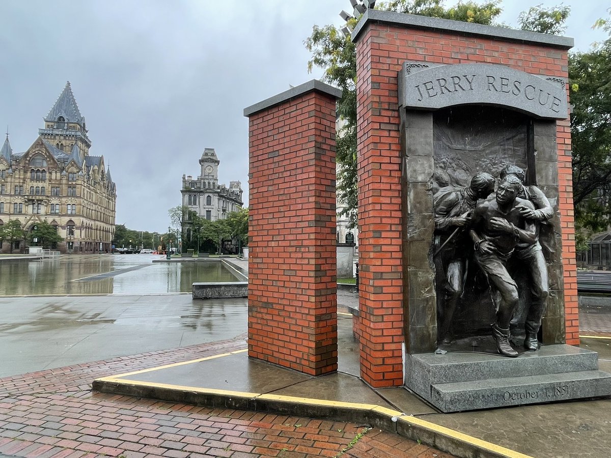 MsDownsSCSD's tweet image. Loved learning local history, cannot wait to do this again🧡🍎💙@syracuse_tc