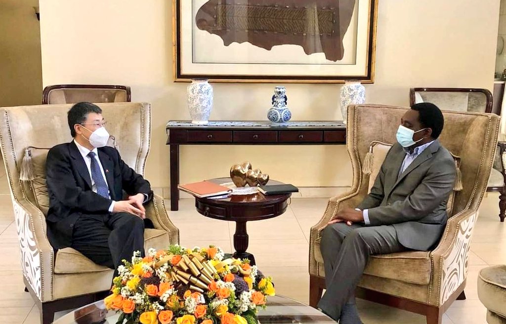 HHichilema's tweet photo. We appreciated the congratulatory message from Chinese Ambassador when he called on us. As we stated to all the members of the diplomatic corps, we seek to pursue mutually beneficial economic, developmental and diplomatic ties with their countries on equal footing. https://t.co/hBDeLFI7tB