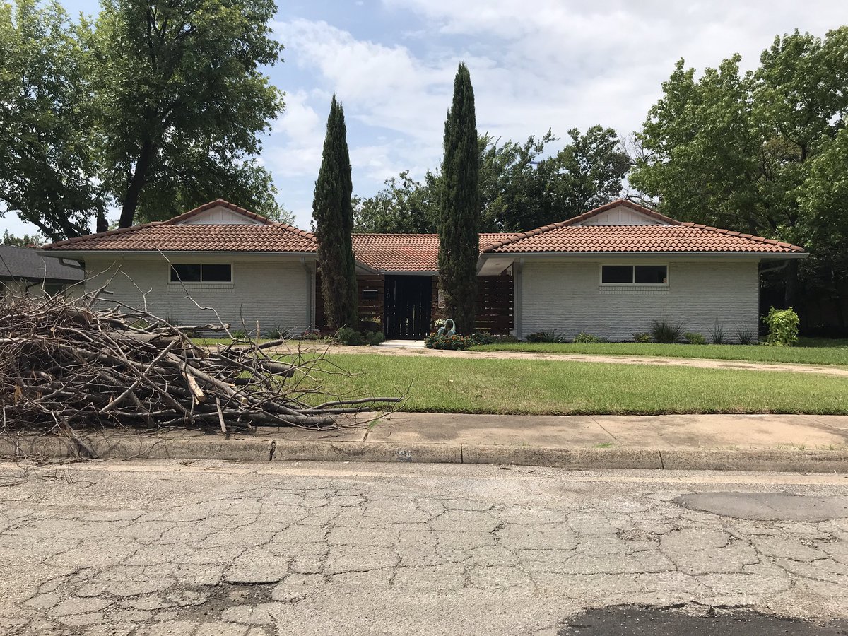 EvanGordon's tweet image. drove by a very special old place today and ugly cried in my car from feeling old feelings and missing old friends and being humbled by it all