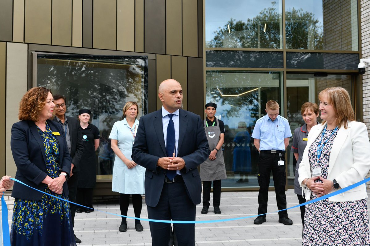NCICNHS's tweet photo. Great news for patients in north cumbria as health secretary @sajidjavid opens the new £35m cancer centre at the Cumberland Infirmary today.  He chatted to patients and clinicians along with our Chief Exec Lyn Simpson and @JackieDanielNHS from @NewcastleHosps who run the centre https://t.co/HJAB1WdzkP