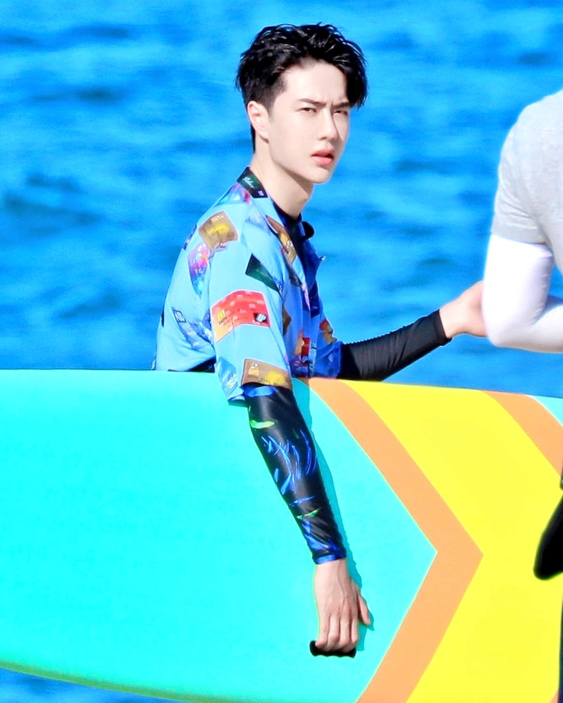 carrd_captor's tweet photo. Cooler than you since 1997 🤭😍
#yeebs #wangyibo https://t.co/BnJCIg989g