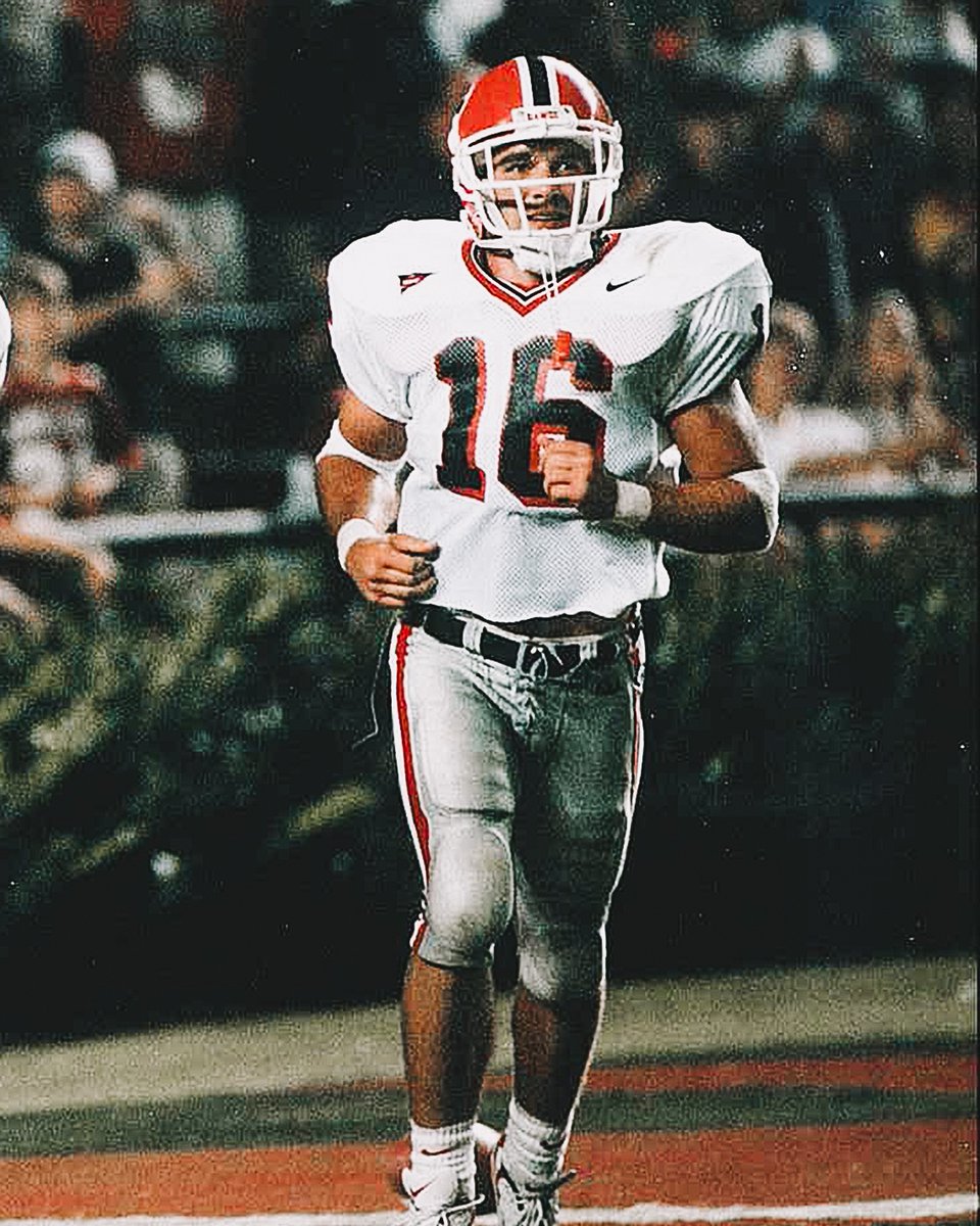GeorgiaFootball's tweet photo. Only @KirbySmartUGA days until kickoff... 🏈😁

#GoDawgs https://t.co/6BrPwe5hIT