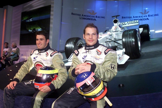 CrystalRacing's tweet photo. RICARDO ZONTA'S 2000 SEASON (BAR-Honda)
-Scored 3 points to Villeneuve's 17
-Outqualified 15-2 by Jacques
-Qualified in Top 10 just 3 times
-A reserve driver for Jordan & Toyota afterwards (2004 Brazil final start, 2005 USA final entry- DNS due to #Indygate)
#F1 #TopFlops π§π· https://t.co/nkHQJAStjD