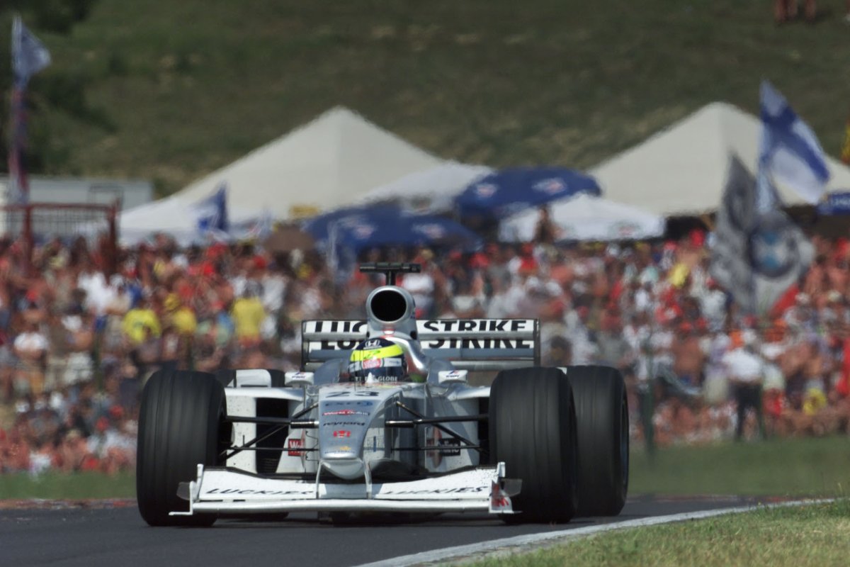 CrystalRacing's tweet photo. RICARDO ZONTA'S 2000 SEASON (BAR-Honda)
-Scored 3 points to Villeneuve's 17
-Outqualified 15-2 by Jacques
-Qualified in Top 10 just 3 times
-A reserve driver for Jordan & Toyota afterwards (2004 Brazil final start, 2005 USA final entry- DNS due to #Indygate)
#F1 #TopFlops π§π· https://t.co/nkHQJAStjD