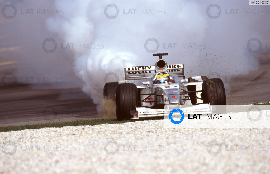 CrystalRacing's tweet photo. RICARDO ZONTA'S 2000 SEASON (BAR-Honda)
-Scored 3 points to Villeneuve's 17
-Outqualified 15-2 by Jacques
-Qualified in Top 10 just 3 times
-A reserve driver for Jordan & Toyota afterwards (2004 Brazil final start, 2005 USA final entry- DNS due to #Indygate)
#F1 #TopFlops π§π· https://t.co/nkHQJAStjD