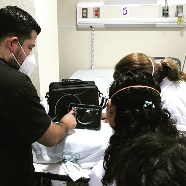 Dr_Dive's tweet photo. "No hay fecha que no llegue....ni plazo que no se cumpla" Por fin en mis manos el equipo @kosmosplatform #Mexico. Traído por @byomedica . Sorprendente inteligencia artificial.
@abitardz1 @Dr_ChamanLuna https://t.co/SumDwIJL1m