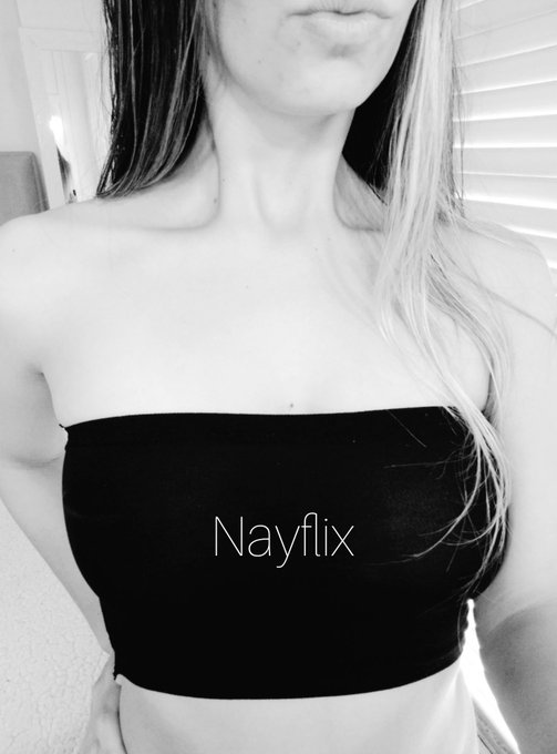 Ol&aacute; 😘 🖤 https://t.co/dkhAEYWKsF