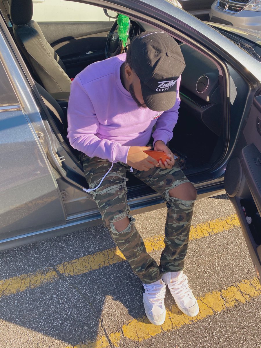 9Loadzz's tweet image. She say its hard to tell i was broke before i promise🔋💕💆🏽