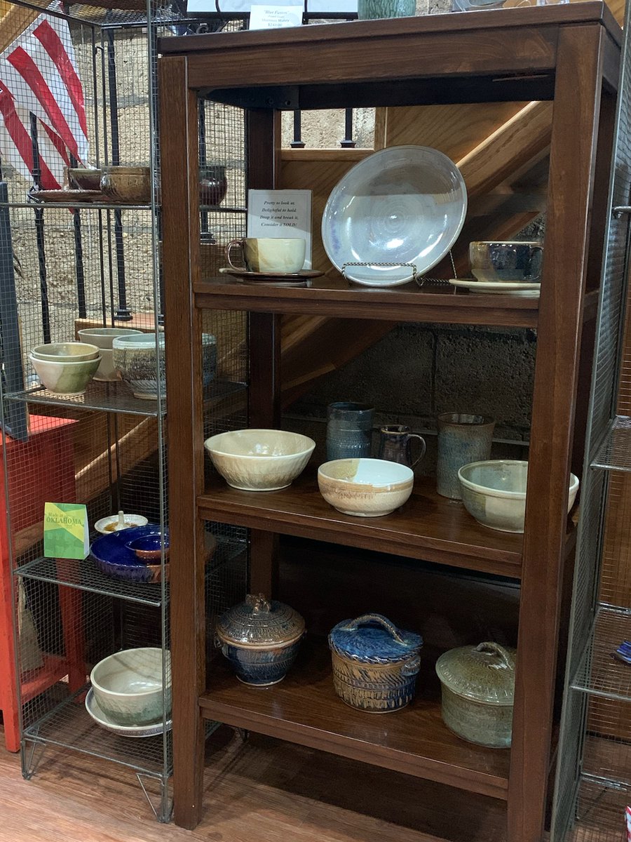 Our_Favorite_Pl's tweet photo. #OurFavoritePlace thanks Kathy Barnicoat for stopping in and restocking! We have a new variety of beautiful hand made bowls, crocks, and plates. Stop in to see if your new favorite was just delivered!
#EufaulaLake #ShopLocal https://t.co/UUSHUaf6mg
