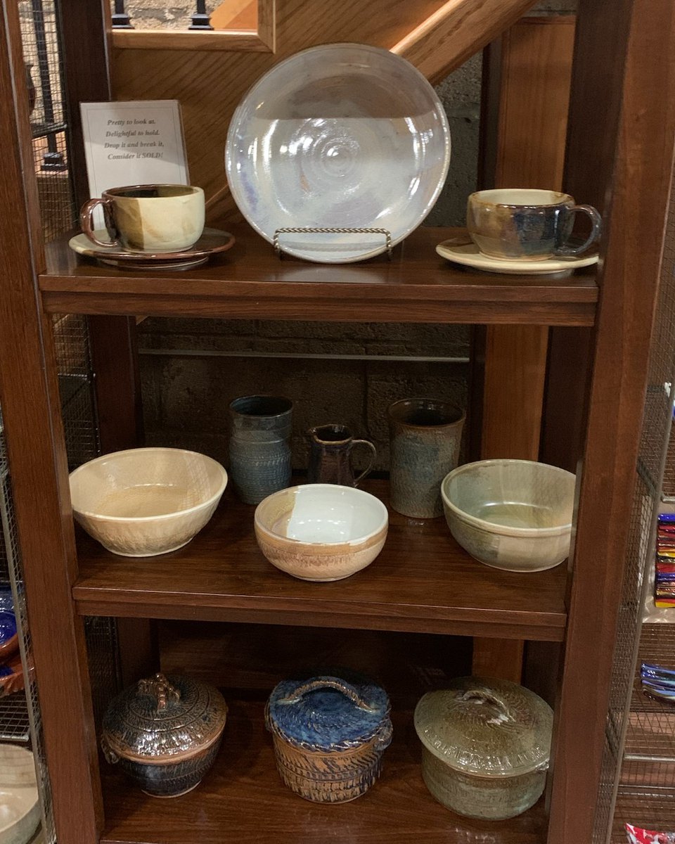 Our_Favorite_Pl's tweet photo. #OurFavoritePlace thanks Kathy Barnicoat for stopping in and restocking! We have a new variety of beautiful hand made bowls, crocks, and plates. Stop in to see if your new favorite was just delivered!
#EufaulaLake #ShopLocal https://t.co/UUSHUaf6mg