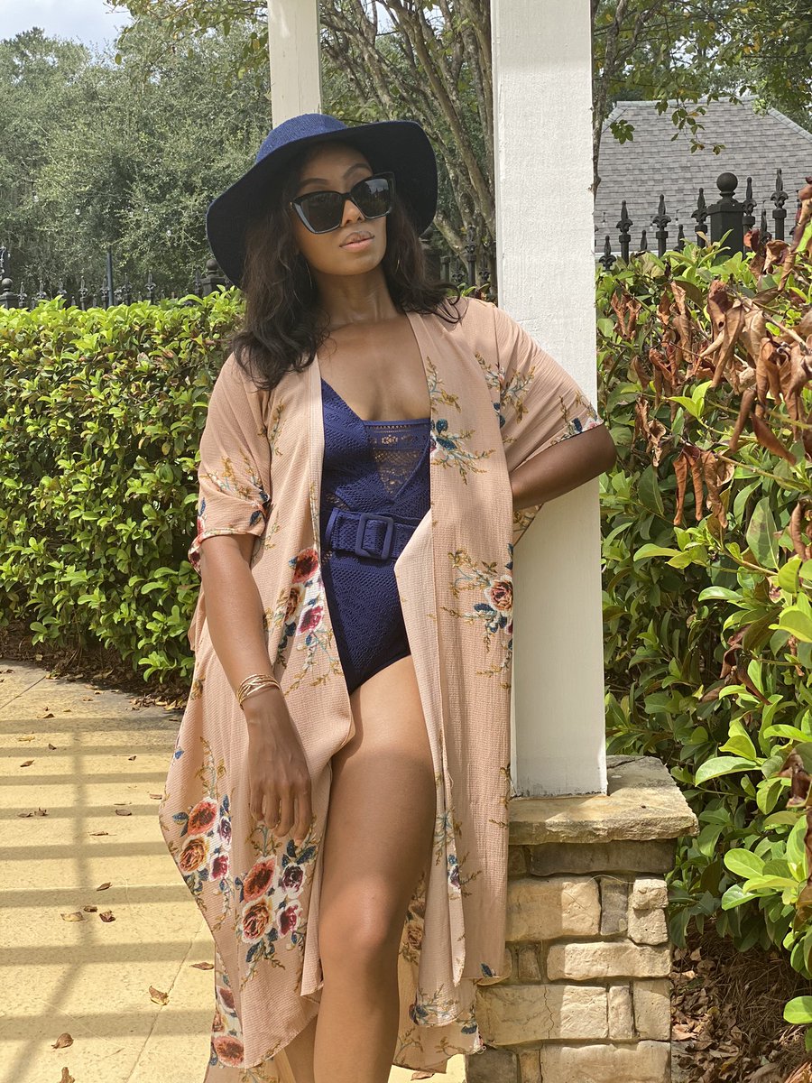 JayLark2's tweet photo. I want another vacation. 🤍 #TBThursday #Savannah #Swimwear #artist #lifestyle #bossbabe #issavibe https://t.co/G4O31dlmye