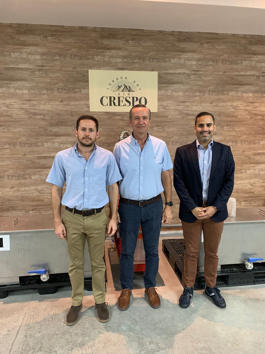 ProEcuador_'s tweet photo. La empresa compradora @juanandjuanltd de Reino Unido cumple misión inversa en 🇪🇨, durante la cual visitó la empresa #Destilsursa, productores y exportadores de @GinCrespo, donde recorrió sus instalaciones y se reunió con directivos, por su interés de distribuir el producto en 🇬🇧 https://t.co/XphEmCbV0F