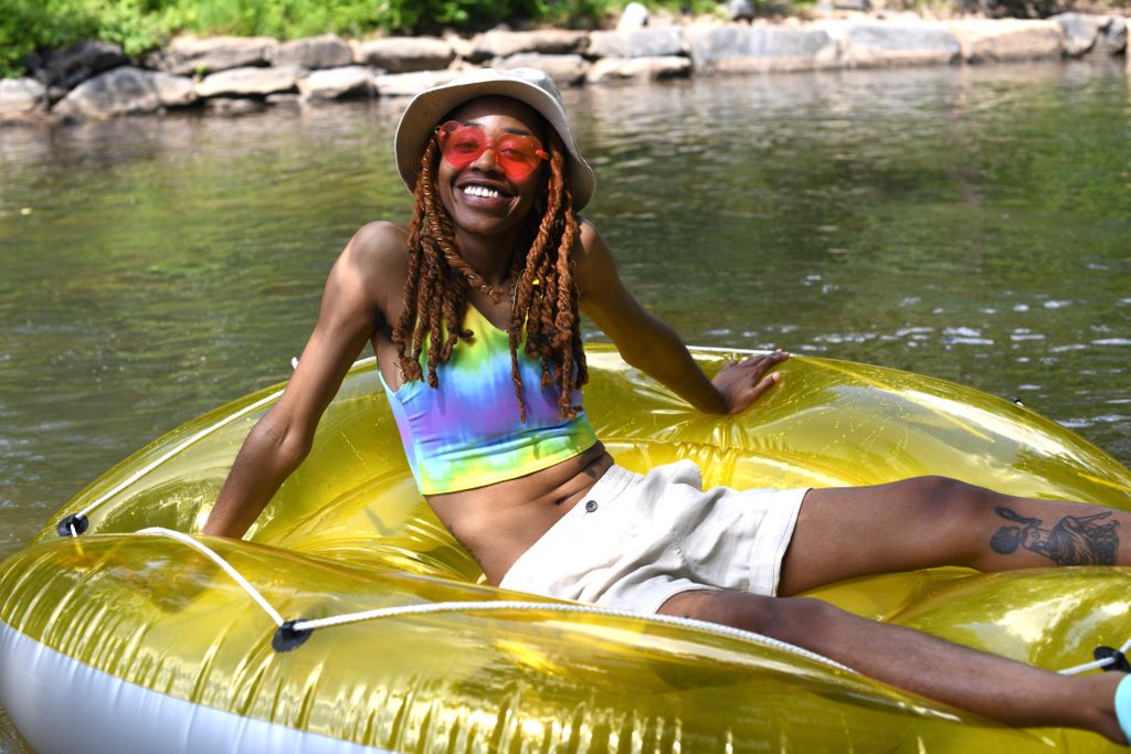 gc2bapparel's tweet photo. 🌊 Enjoy the season in color and style! 😎
#gc2b #chestbinder #rainbow #rainbowpride #transpride #nonbinarypride #gncpride #lgbtpride #lgbtq #gnc #ftm #nonbinary #genderfluid #safebinding #trans #transgender #gay #lesbian #bisexual #pride #limitededition #binder #chestbinder https://t.co/7NAUIEPfF0
