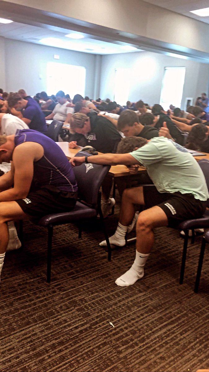 Shep71's tweet photo. ELITE morning speaking with Furman University @paladinfootball team‼️ Keep soaring fellas. Thanks @FUCoachHendrix for inviting me, and @brianbratton &amp; @CoachClayMazza for making it happen. #ShepInspires #KeepTheChange #LeaderSHEP #Furman #PaladinFootball #FUAllTheTime https://t.co/d8r9NUgagW