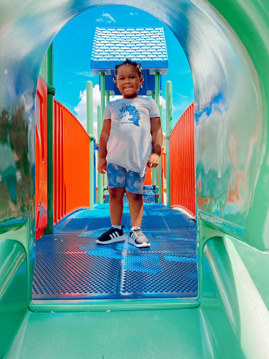 RCPS_EarlyLearn's tweet image. Cover me in sunshine ☀️ #playgroundvibes