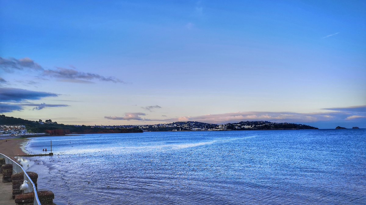 JonathanMarkUK's tweet photo. The view from tonight's venue, looking towards Berry Head & Torquay #RedcliffeHotel #Paignton #JonathanMarkVocalist https://t.co/lQSAEOdiik