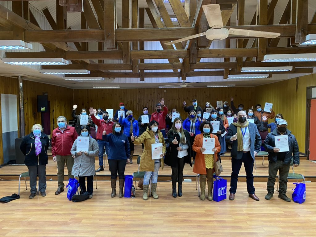 📍 Esta mañana, 20 agricultores/as de #Vilcun, recibieron el Sello Originario, impulsado por el programa @eligevivirsano e @indapchile 

El subse. de <a href="/MinagriCL/">Ministerio de Agricultura de Chile 🇨🇱</a> junto al delegado presidencial, Víctor Manoli y la directora d Indap, entre otras autoridades realizaron la entrega💪