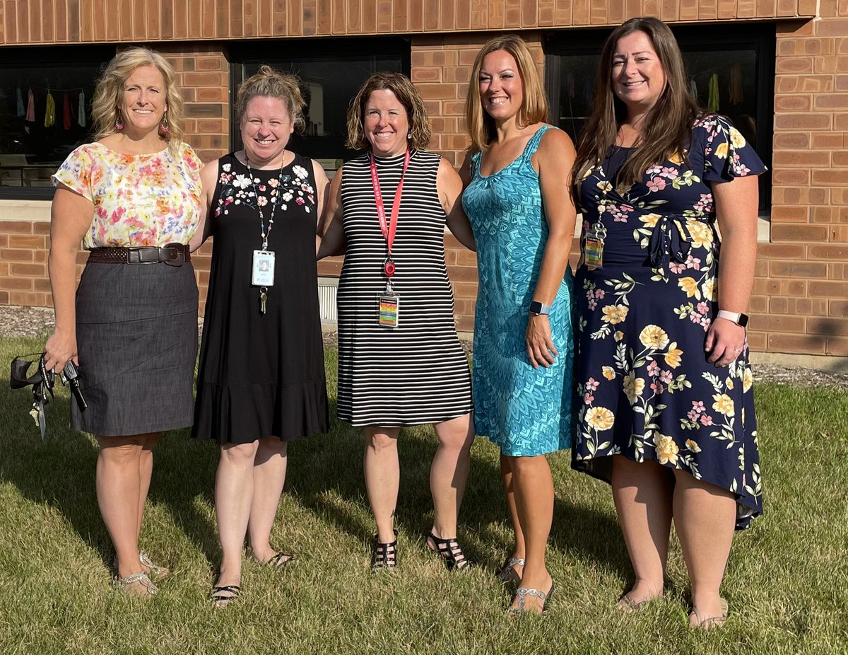 MeghanBauza's tweet photo. Here’s to a great Reading Team and a great year. @mustangpride204 https://t.co/lm6y0QMEfI