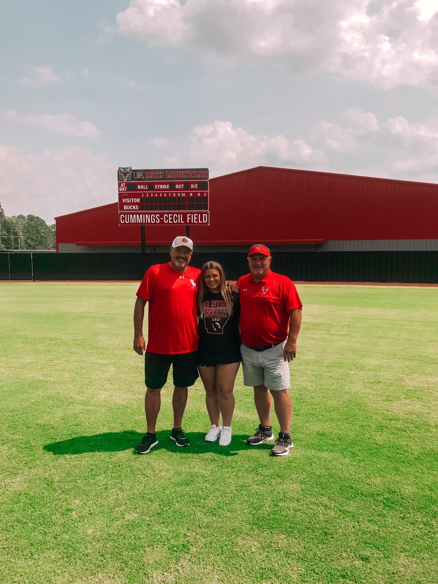 naleaholliday's tweet photo. I would like to announce that I’ve verbally committed to the UofA Rich Mountain! I’m so excited to be continuing my softball career. Thank you, Coach Nealy and Coach Savell for this opportunity. Thank you, Coach Reynolds for always believing in me. @PRHS_SB @UARMSoftball https://t.co/3tD6AxNsRS